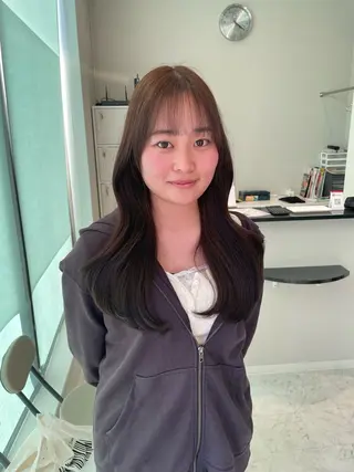 ロング カラー moe🥣ﾚｲﾔｰ ｶｯﾄ/透明感ｶﾗｰのヘアスタイル