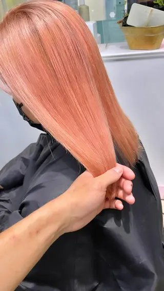 ミディアム Lit.豊橋 夏目のヘアスタイル