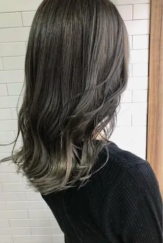 セミロング カラー 🦋うる艶透明感ヘア 今井達也のヘアスタイル