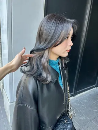 ミディアム shion 透明感カラーのヘアスタイル