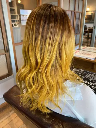 ロング タカツド ユウキのヘアスタイル