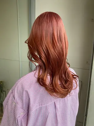セミロング レイヤーカット/ ダブルカラーサクライのヘアスタイル
