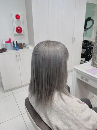 カラー 丸山 萌愛のヘアスタイル