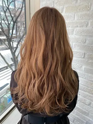 ロング 前地 麻衣のヘアスタイル
