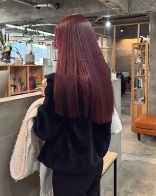 ロング 茜璃/ブリーチカラー /レイヤーカットのヘアスタイル