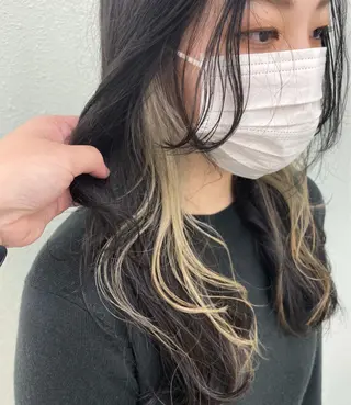 ロング カラー 中川 茜里のヘアスタイル