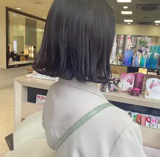 ショート カラー 滝本 里実のヘアスタイル