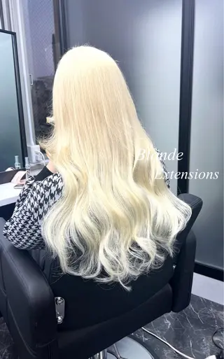 ロング カラー シールエクステ特化 ハイトーン、NANAのヘアスタイル