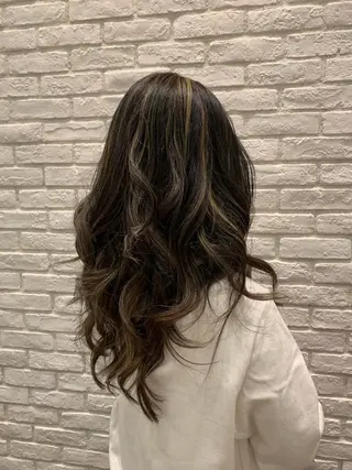 ロング カラー ヘアアレンジ ミドウチ アヤカのヘアスタイル