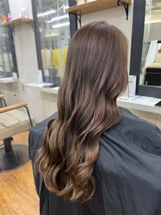ロング カラー 香野 優子のヘアスタイル