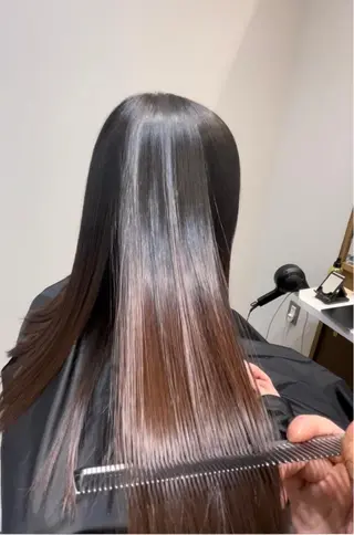 ロング 荒木 理緒のヘアスタイル