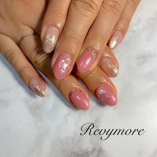 ミディアム ネイル nail salon Revymoreのネイルデザイン