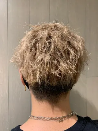 ショート カラー メンズ 糟谷 慈英のヘアスタイル