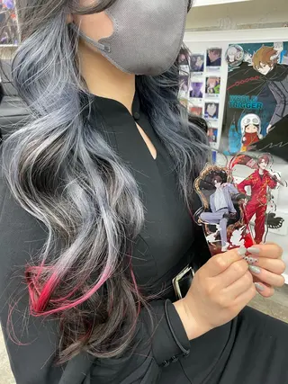 ロング カラー インナーカラー 推し ブリーチ 髪質改善のヘアスタイル