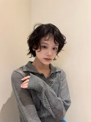 ショート カラー 山下 莉歩のヘアスタイル