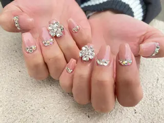 ミディアム ネイル ✴︎ Delightのネイルデザイン