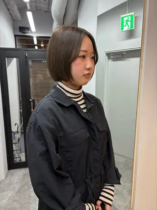 ショート yuri/オリーブ/ 暖色カラー/レイヤーのヘアスタイル