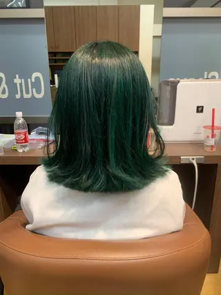 セミロング カラー 爲清 葵のヘアスタイル