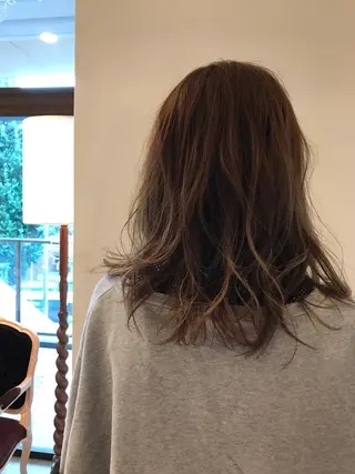 ロング カラー ヘアアレンジ 安藤 沙妃のヘアスタイル