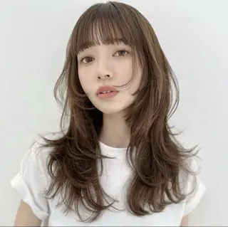 セミロング air‐AOYAMA所属・佐々木 彩花のヘアスタイル