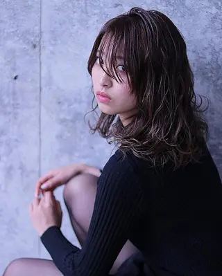 ミディアム セミロング カラー 及川 光のヘアスタイル