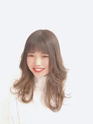 ロング 安藤 沙妃のヘアスタイル