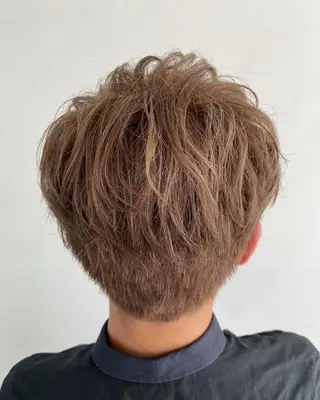 カラー lanugo 越打　優のヘアスタイル