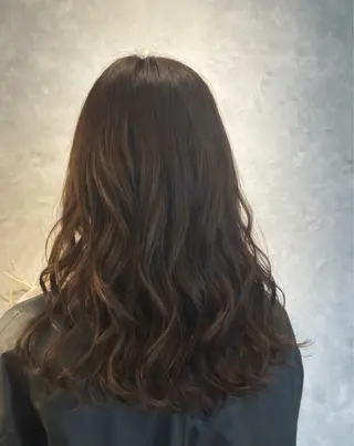 セミロング 山本 悠理のヘアスタイル