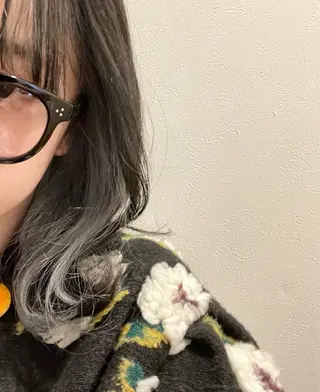 セミロング カラー 韓国風🇰🇷レイヤ ーKEI🇰🇷のヘアスタイル