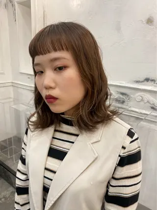 ミディアム comeghead 琴音のヘアスタイル