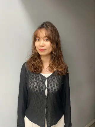 セミロング パーマ ヘンリエッタ自由ヶ丘 けんとのヘアスタイル