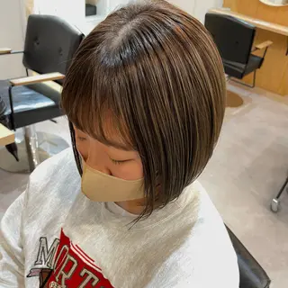 ショート カラー UMEDA FIGAROのヘアスタイル