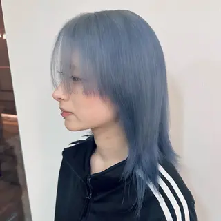 ミディアム カラー 井上 莉緒のヘアスタイル