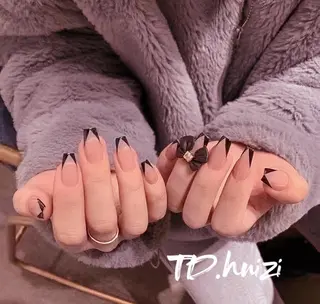 セミロング めぐみのネイルサロン スタッフ練習のネイルデザイン