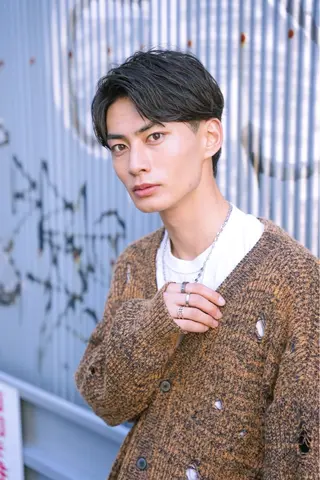 ショート メンズ スパイキーショート パーマ　具志堅　太志のヘアスタイル