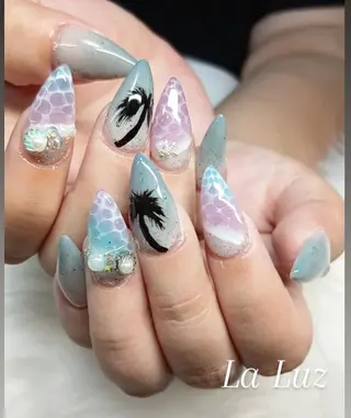 ネイル 小川 真里奈のネイルデザイン