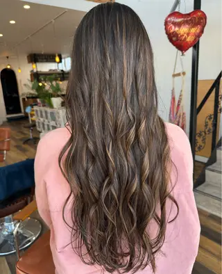 ロング カラー 🌸小掛🌸 豊橋外国人風カラーのヘアスタイル