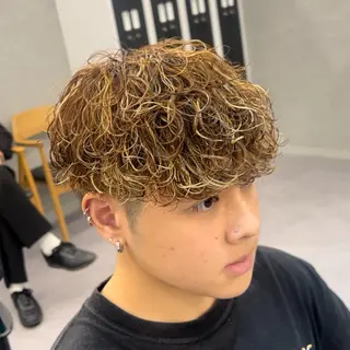 カラー パーマ メンズ メンズパーマ特化 美容師/ハルキのヘアスタイル