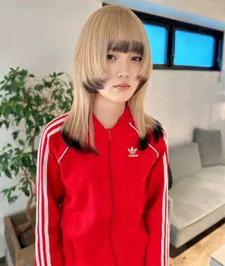 セミロング カラー ✨艶ブリーチカラー ✨四ノ宮裕己のヘアスタイル