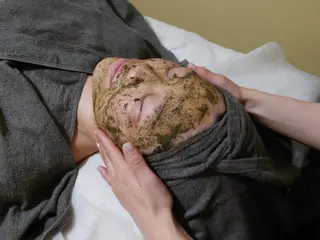 Luanaまつパ脱毛 ハーブピーリング眉毛のマツエク・マツパデザイン
