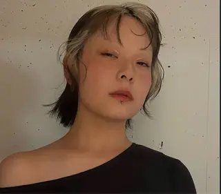 ショート カラー miu🪅縮毛矯正 モデル募集のヘアスタイル