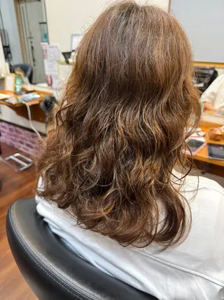 セミロング パーマ 亀田 未有のヘアスタイル