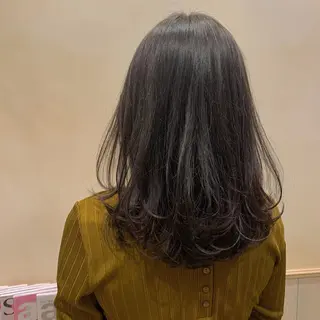 セミロング 福代 茉耶のヘアスタイル