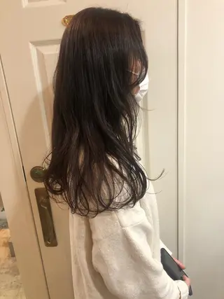 ミディアム カラー MIOベージュカラー 柔らかいカラーのヘアスタイル