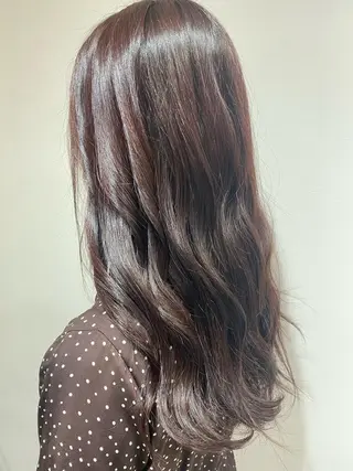 ロング カラー 塩崎 絢世のヘアスタイル