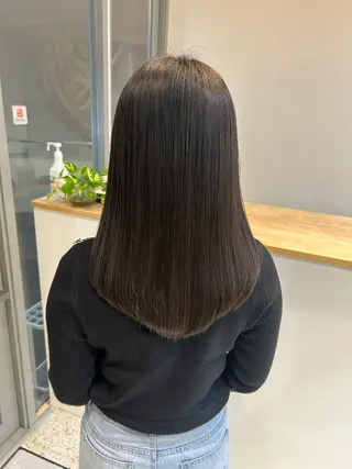 セミロング ウジイエ ミユウのヘアスタイル