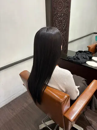 ロング カラー 本間友也/透明感 /ハイトーンのヘアスタイル