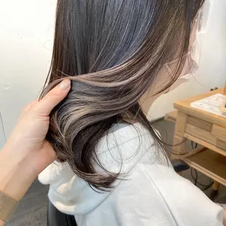 セミロング カラー shiori ﾍﾞｰｼﾞｭｶﾗｰのヘアスタイル