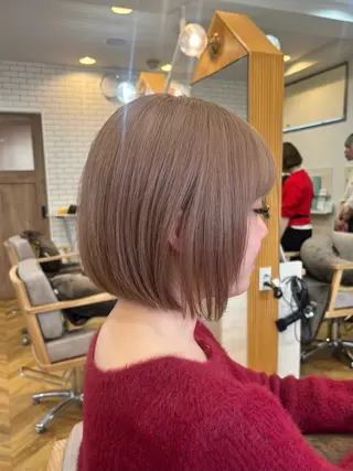 ミディアム カラー 肌に馴染むハイトーン /ミルクティーカラーのヘアスタイル