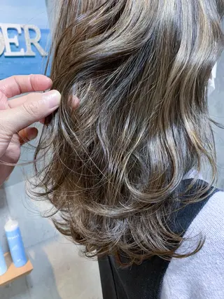 セミロング カラー Beach 代表 KENTAのヘアスタイル